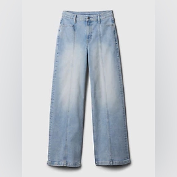 Light Wash Wide-Leg Women’s Jeans
